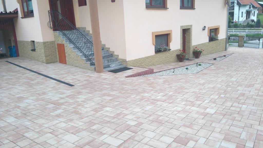 Domino Apartment Korytné Екстериор снимка