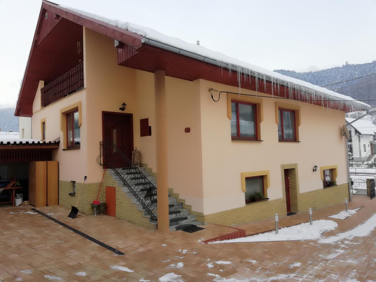 Domino Apartment Korytné Екстериор снимка