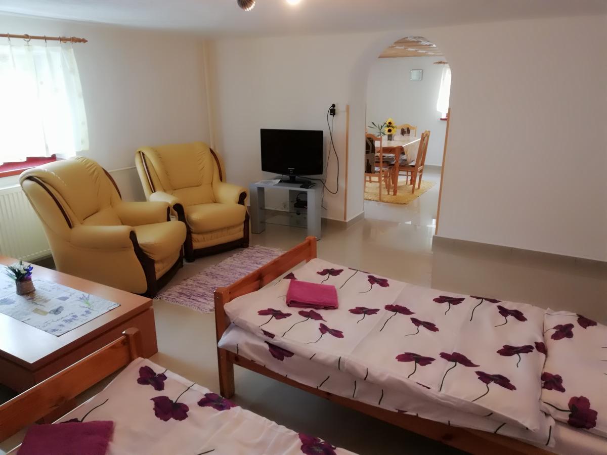 Domino Apartment Korytné Екстериор снимка