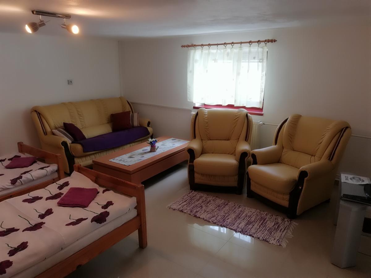 Domino Apartment Korytné Екстериор снимка